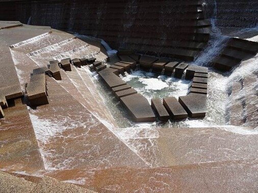 Le bassin actif du fort worth water gardens à découvrir en voyage aux Etats-Unis en famille