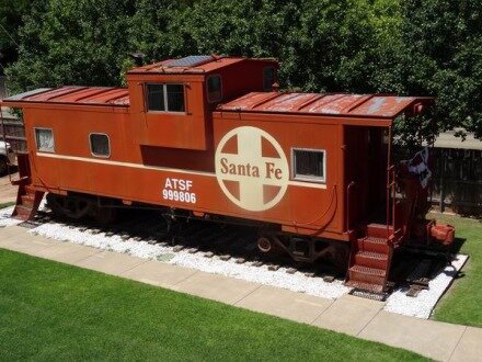 Lubbock Texas Etats-Unis un wagon dans le jardin à voir en voyage en Amérique en famille
