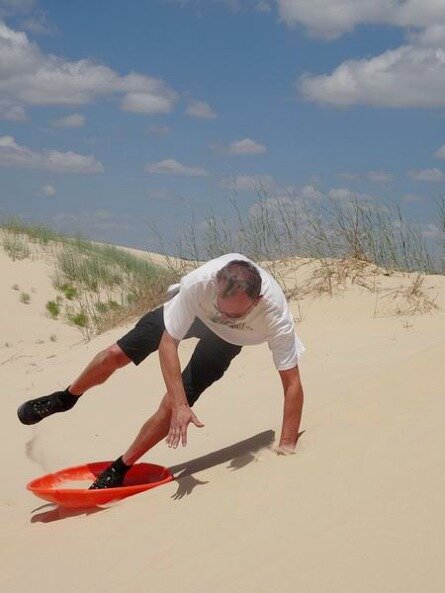 Chute sur les dunes du Monahans Sandhills au cours d'un voyage aux USA en famille